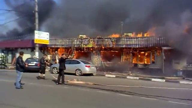 Пражский рынок горит и полыхает!!! смотреть онлайн