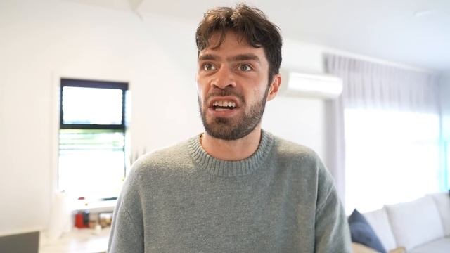 When she’s from New Zealand but hasn’t seen LOTR смотреть онлайн