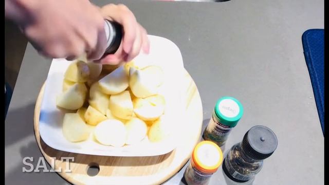 04. How to make delicious potatoes and sausages in Multicooker | Russell Hobbs Multicooker смотреть онлайн