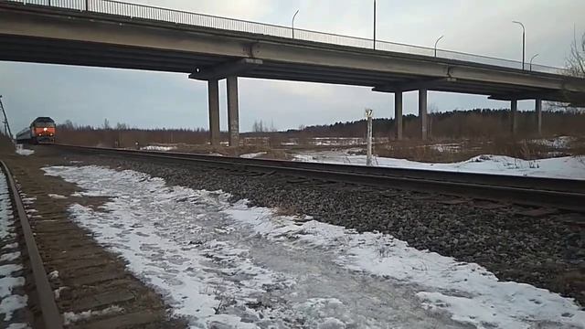 ТЭП70-363 с приветливой бригадой и фирменным поездом «Поморье « №116 смотреть онлайн