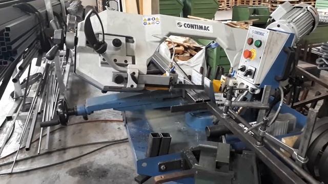 Vierkantrohre für unser Brennholzregal sägen смотреть онлайн