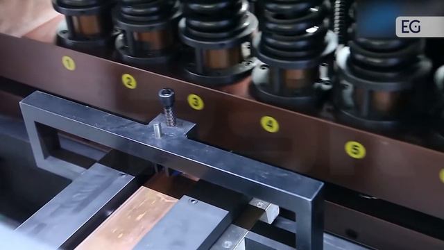 Линия с ЧПУ для перфорирования и резки токопроводящих шин CNC-200-9P смотреть онлайн