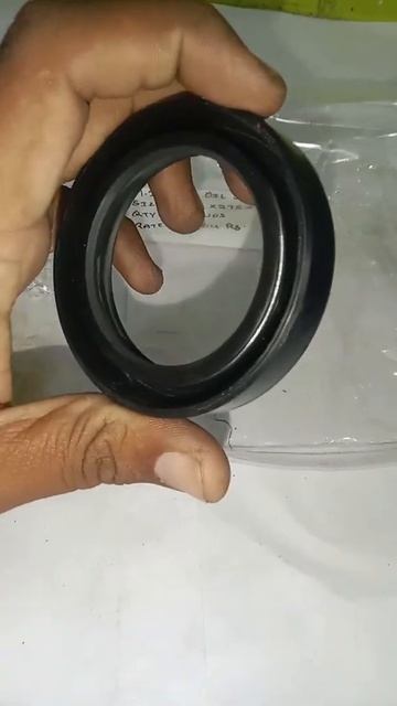 M.I TYPE RUBBER OIL SEAL SIZE=200x275x50 RATE PER NOS=64 Rs смотреть онлайн