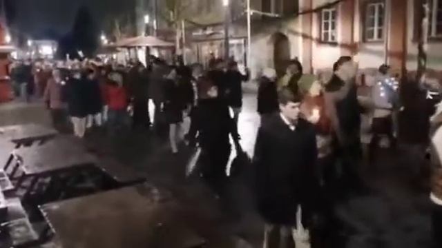 Центр через 1,5 часа.Протест!Свобода и Мир !За Жизнь и Будущее ! И малыши вместе🥰 Байройт 10.01.22 смотреть онлайн
