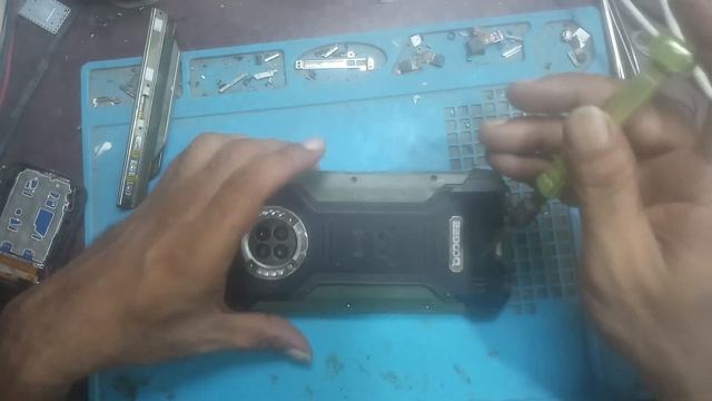 How to disassemble 📱 Doogee IP68 Take apart by Maruf Hossain смотреть онлайн