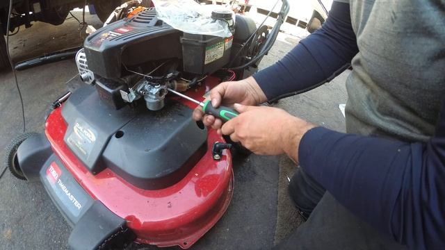 How To Install New Carb On Toro Timemaster 190cc Briggs and Stratton Engine смотреть онлайн