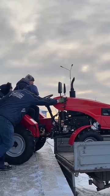 Отправка мини-трактора Qazar T18 клиентам 🔥🚜 смотреть онлайн