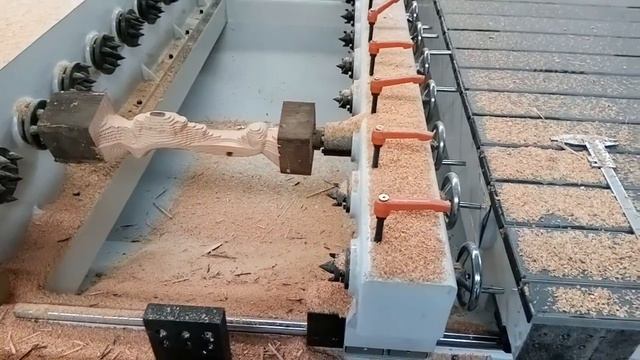 фрезено-гравировальный станок с 12 шпинделями и 12 вращающейся осью(5) смотреть онлайн