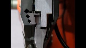 Пример установки и снятия пуансона в зажиме Rolleri