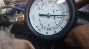 Замер давления в топливной рампе после ремонта