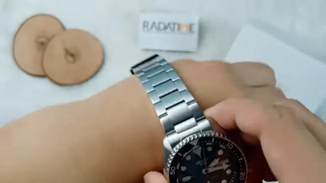 Seiko 5 Sports Sports Style Black Dial Silver Stainless Steel смотреть онлайн