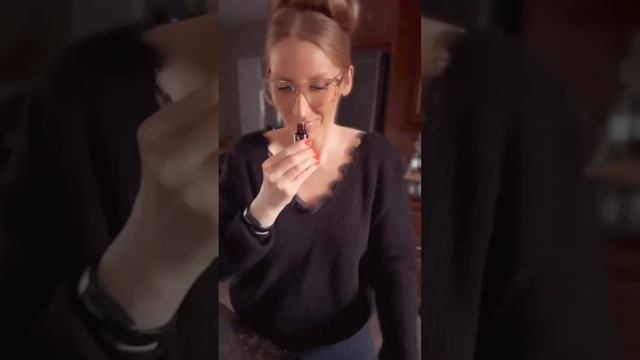 💧The Best Non-Toxic Fabric Refresher - Beautiful NATURAL Scent + FREE DIY RECIPE In Description🤍 смотреть онлайн