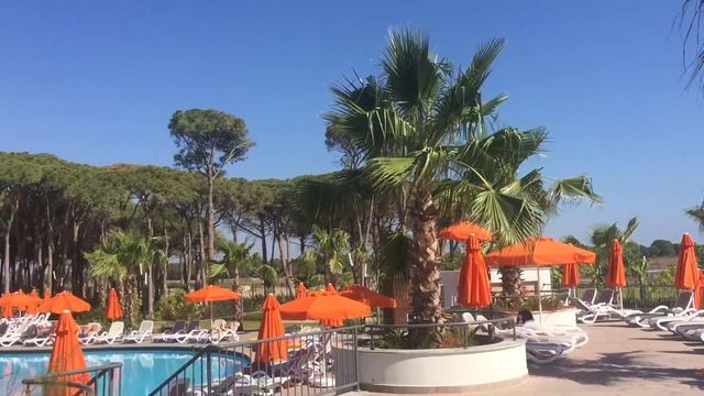 Trendy Lara ( Pool ) смотреть онлайн
