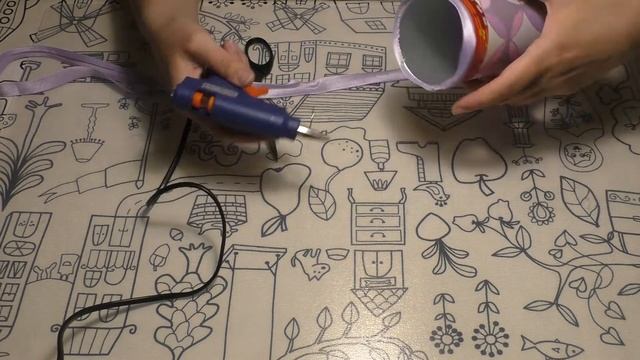 Подставка для украшений своими руками / Diy Pringles Jewelry Box