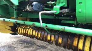 Пресс-подборщик John Deere 592