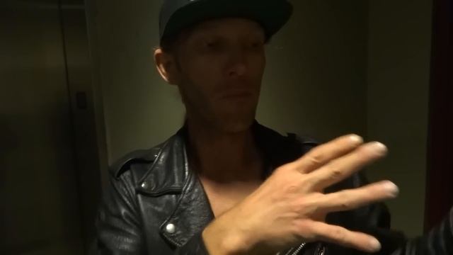 TRAVIS MOORE DISCUSSES THE PROCESS OF CREATING THE LEMMY STATUE FOR THE RAINBOW смотреть онлайн