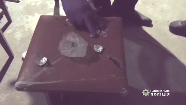 На Сумщині поліцейські викрили чоловіка у збуті метамфетаміна смотреть онлайн