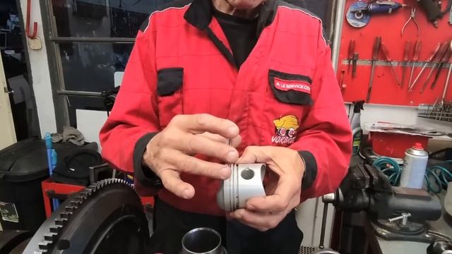 Motodziennik Warsztat: Remont silnika z Citroena 2CV смотреть онлайн