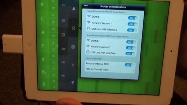 Using SoundPrism Pro (iPad App) to Play the MicroKorg w/ the Camera Connection Kit смотреть онлайн