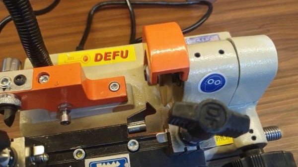 Defu 001 Single Cutter Key Duplication Machine | Quba Keys