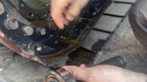 HITACHI ZX200-5G/ Ремонт гидромотора хода