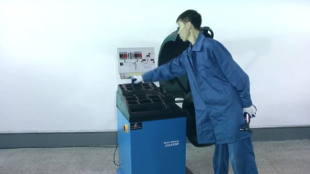 Wheel Balancer XTB 950M