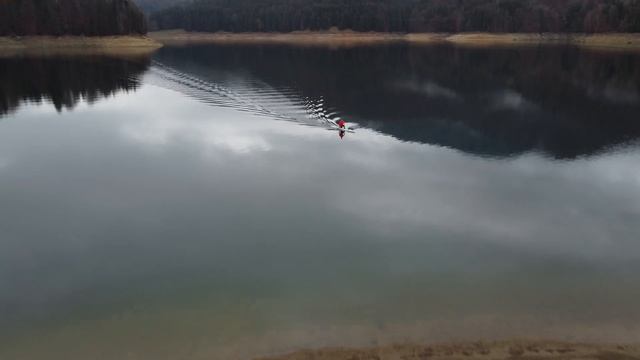 Canoe pe Vidraru ( 4K ) смотреть онлайн