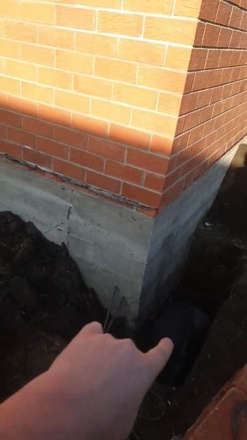 спасаем дом от просадки , закрепили двумя опорными тумбами углы дома смотреть онлайн