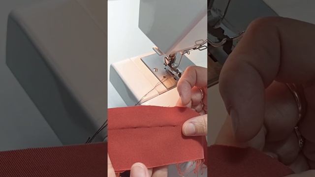 Как подшить низ потайным швом..