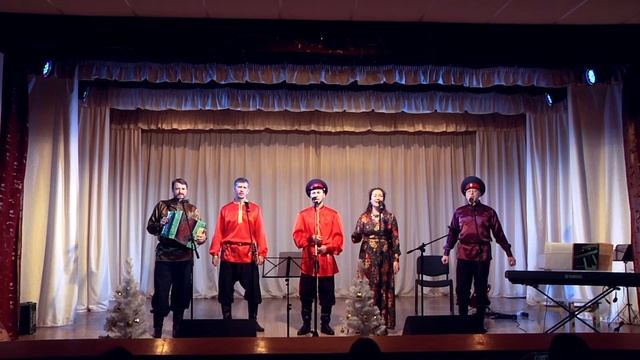 Зародилась сильна ягодка-фолк-группа "ГОСТИ"