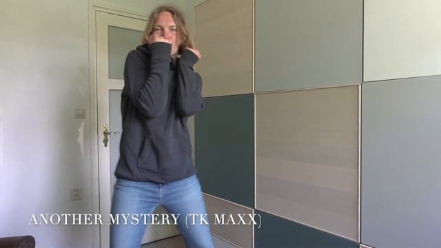 Minimalist Wardrobe | by Delala смотреть онлайн