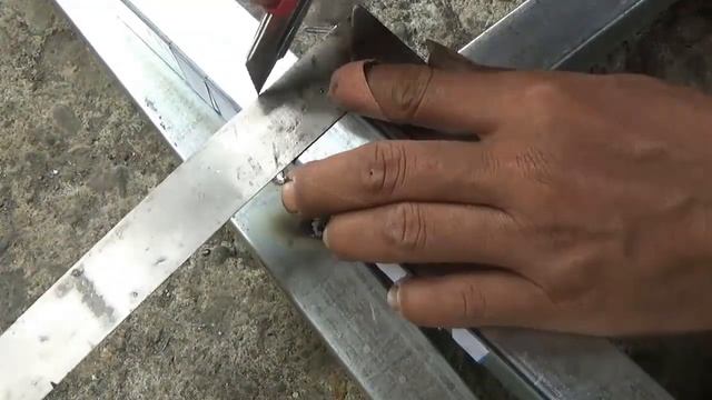 How to Bend a Square Tube with the help of paper. смотреть онлайн