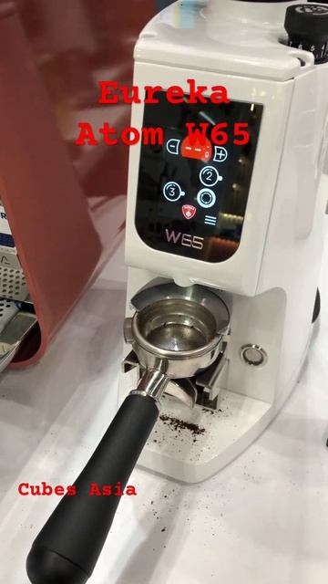 Eureka Atom W65 coffee grinder by weight at Cafe Show 2024 смотреть онлайн