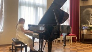 Сушкова Анна - И.С. Бах Маленькая прелюдия №8, фа- мажор из цикла «12 маленьких прелюдий»