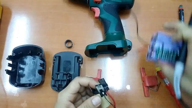 ŞARJLI MATKAP BATARYASINI LİTYUM İYON YAPMA ŞARJLI MATKAP BATARYA PİLİ YENİLEME CHARGED DRILL REPAI смотреть онлайн