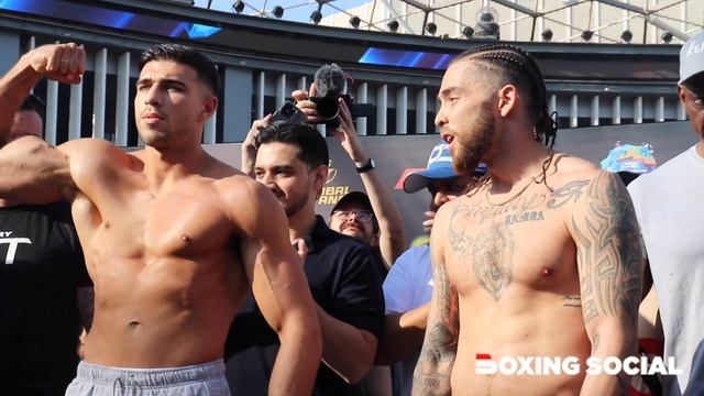WEIGHT NOT MADE BY 7/8 LBS! - Tommy Fury & Paul Bamba Weigh-In - Mayweather-Deji Undercard смотреть онлайн