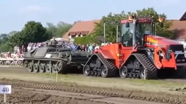 VS  Танк против трактора