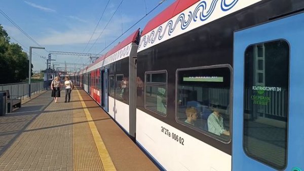 Электропоезд ЭГ2ТВ-006 "Иволга-1.5" с сообщением Нахабино-Подольск на станции Битца