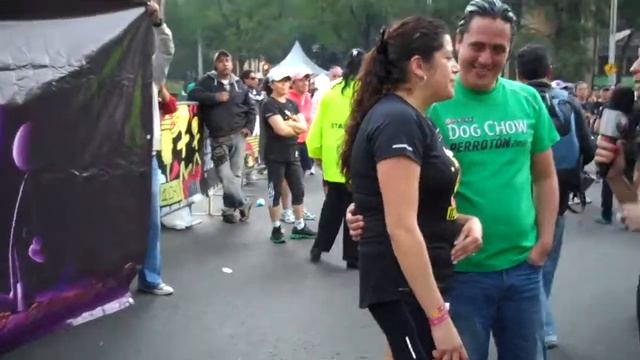 PEDIDA DE MANO MAS ORIGINAL CARRERA NIKE 2012 MEXICO DF ALDO Y AURORA смотреть онлайн