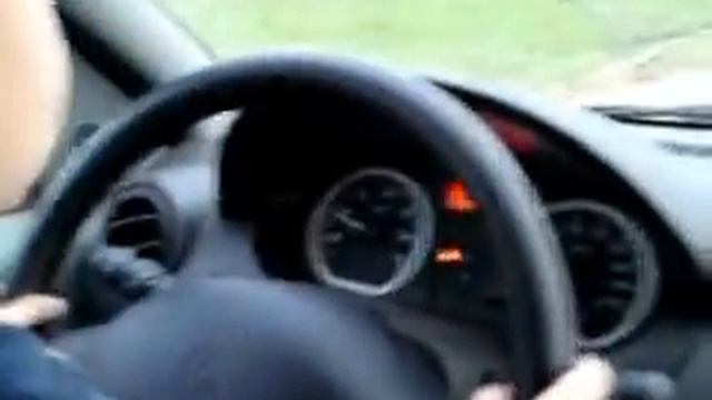 Пятилетний ребёнок за рулём автомобиля