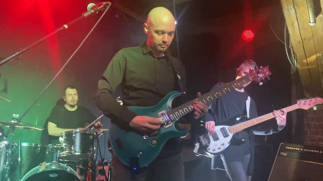 The Projector. April Rain смотреть онлайн