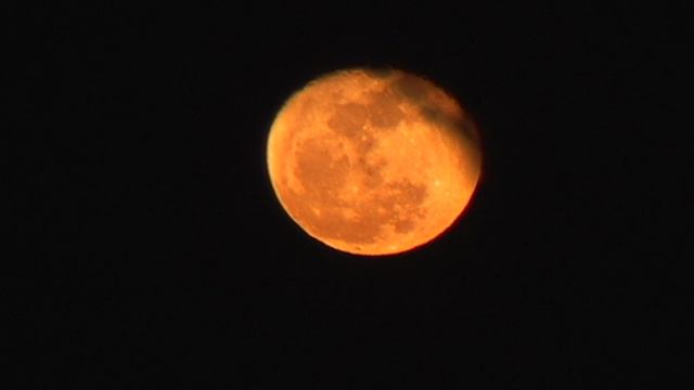 ЛУНА КРАСНАЯ на восходе