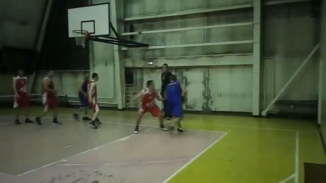 УниверЛайк vs Медведи 4 четверть смотреть онлайн
