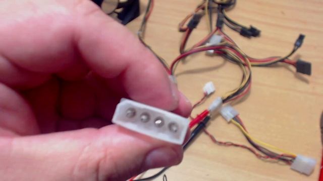 Disminuye el ruido de tus ventiladores con un pequeño mod смотреть онлайн