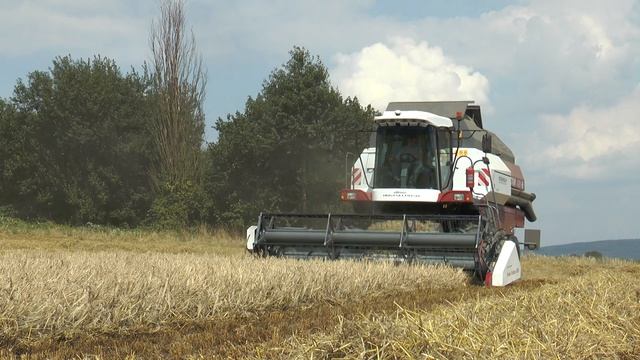 Rostselmash Vector 420 combine working in Germany смотреть онлайн