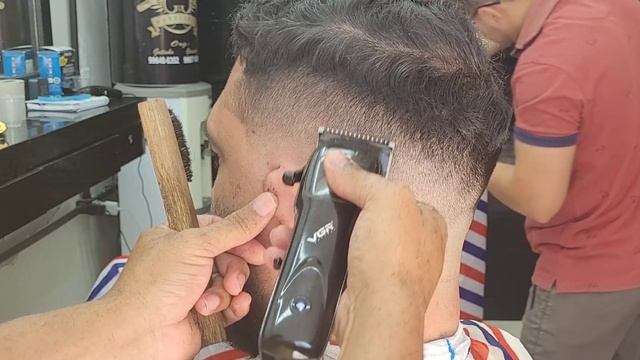 VGR V-653, KEMEI 880 E TX8(transformação) смотреть онлайн