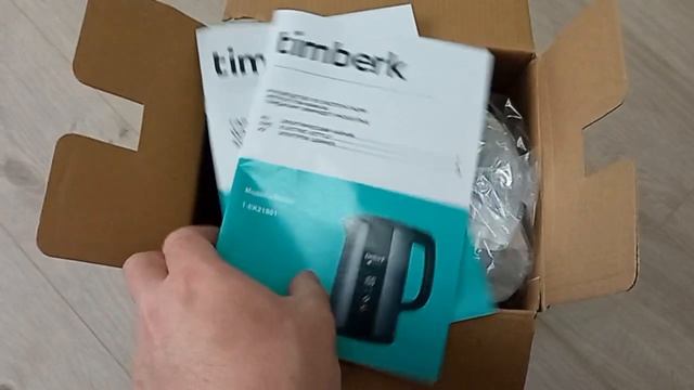 Распаковка — Электрочайник Timberk T-EK21S01 смотреть онлайн