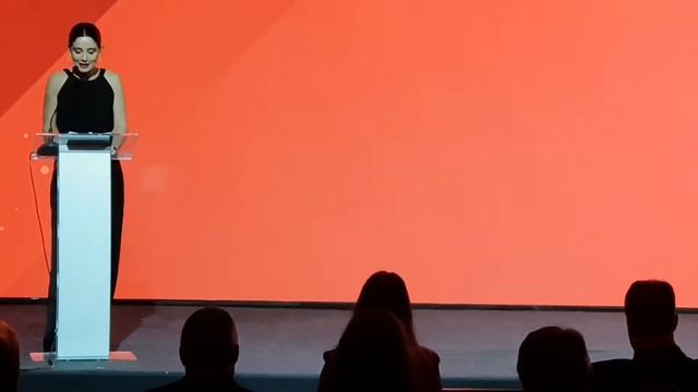 Contratar a Veronica Varano - Evento de Red Hat Forum смотреть онлайн