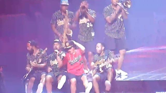 Bruno Mars Live @ LA Forum 11/11/17: 24K Magic Tour - Interlude смотреть онлайн
