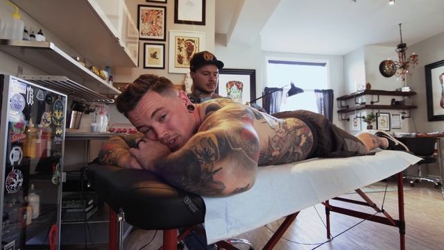 Answering Your Questions While Getting Tattooed смотреть онлайн